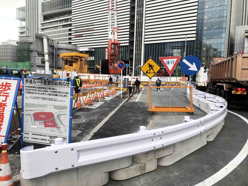 自在R連続基礎ブロックの施工はどれくらい速い？動画で公開