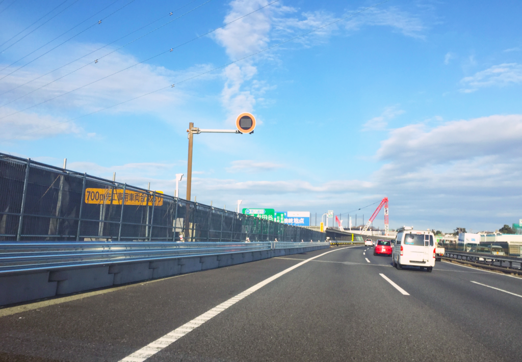 高速道路の長期工事区間、安全対策として画像