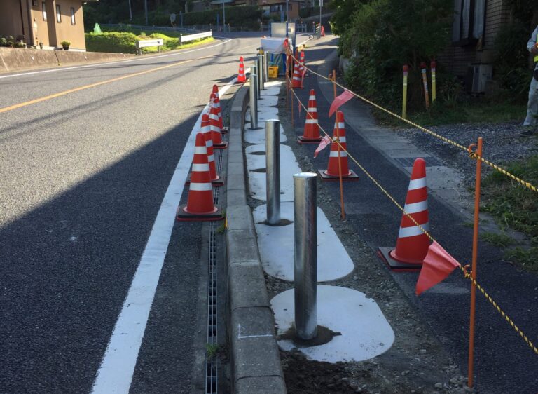 埋め戻し・仕上げ・支柱建込み・完成