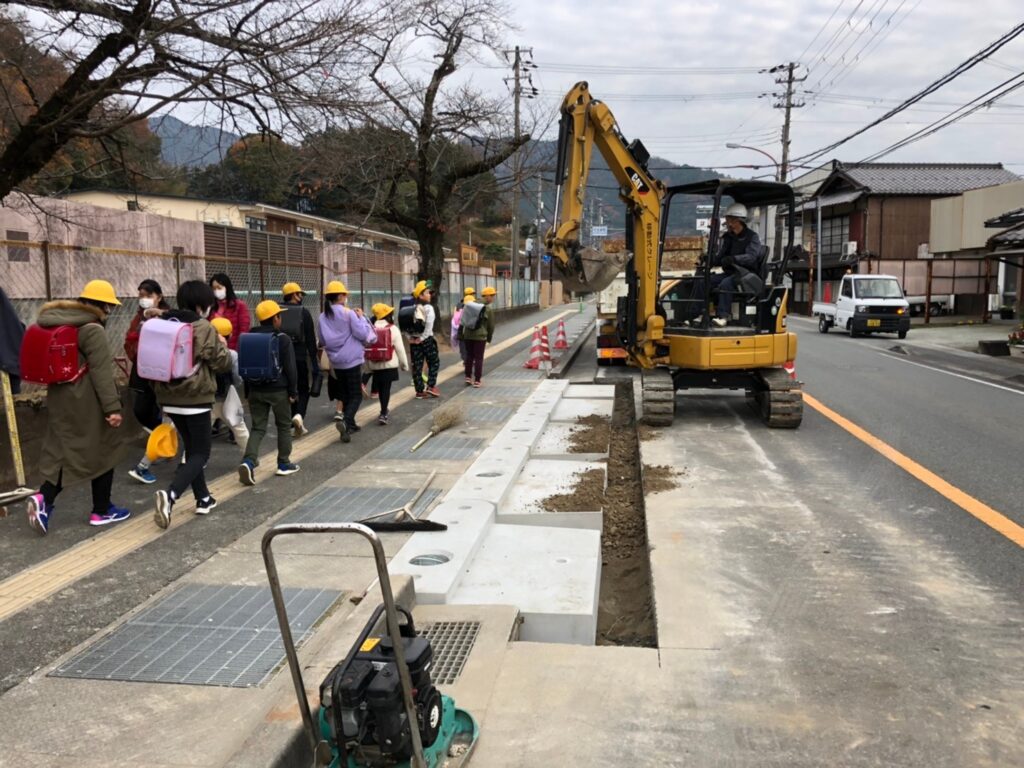 交差点用自在R連続基礎画像