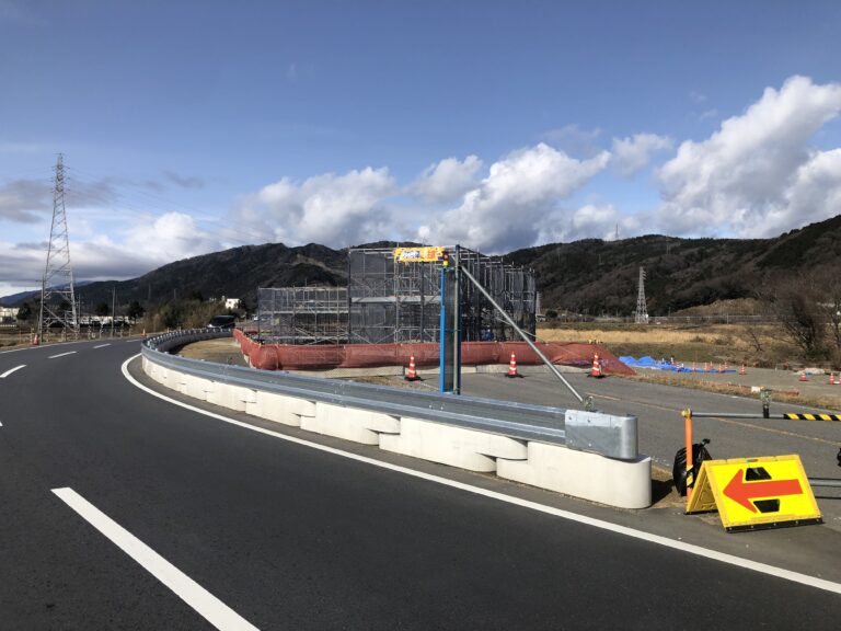 自在R連続基礎によって橋台を保護した事例写真１