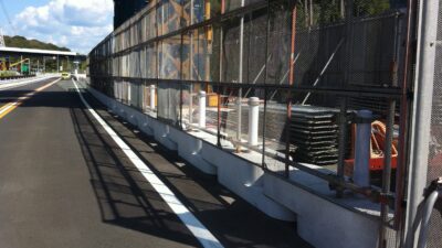 工事用フェンスを取り付けた自在R連続基礎